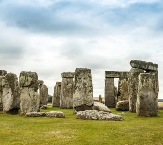 London: Stonehenge Morning or Afternoon Tour with Optional Lunch