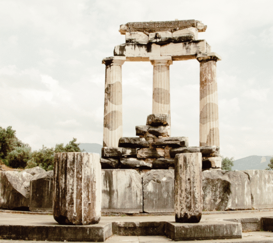 From Athens: Delphi Full Day V.R. Audio Guided Tour