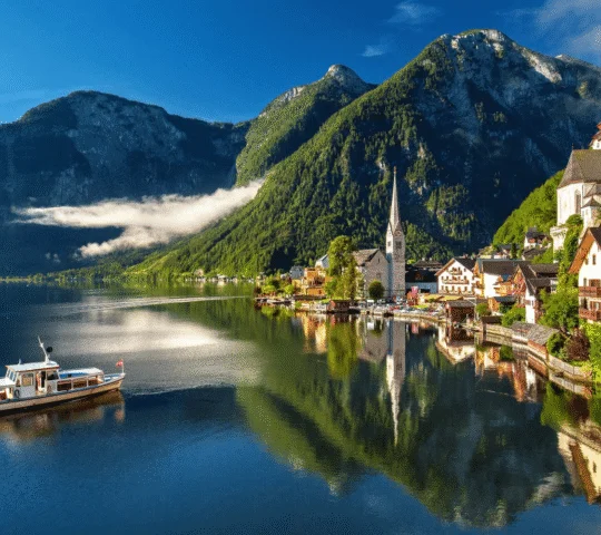 Salzburg: Hallstatt and Sound of Music Tour